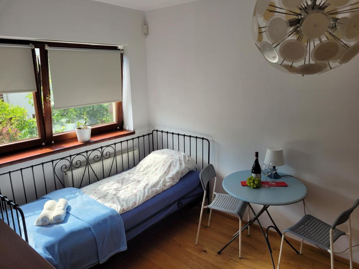 Appartamento 4 Pory Roku Łomianki Esterno foto